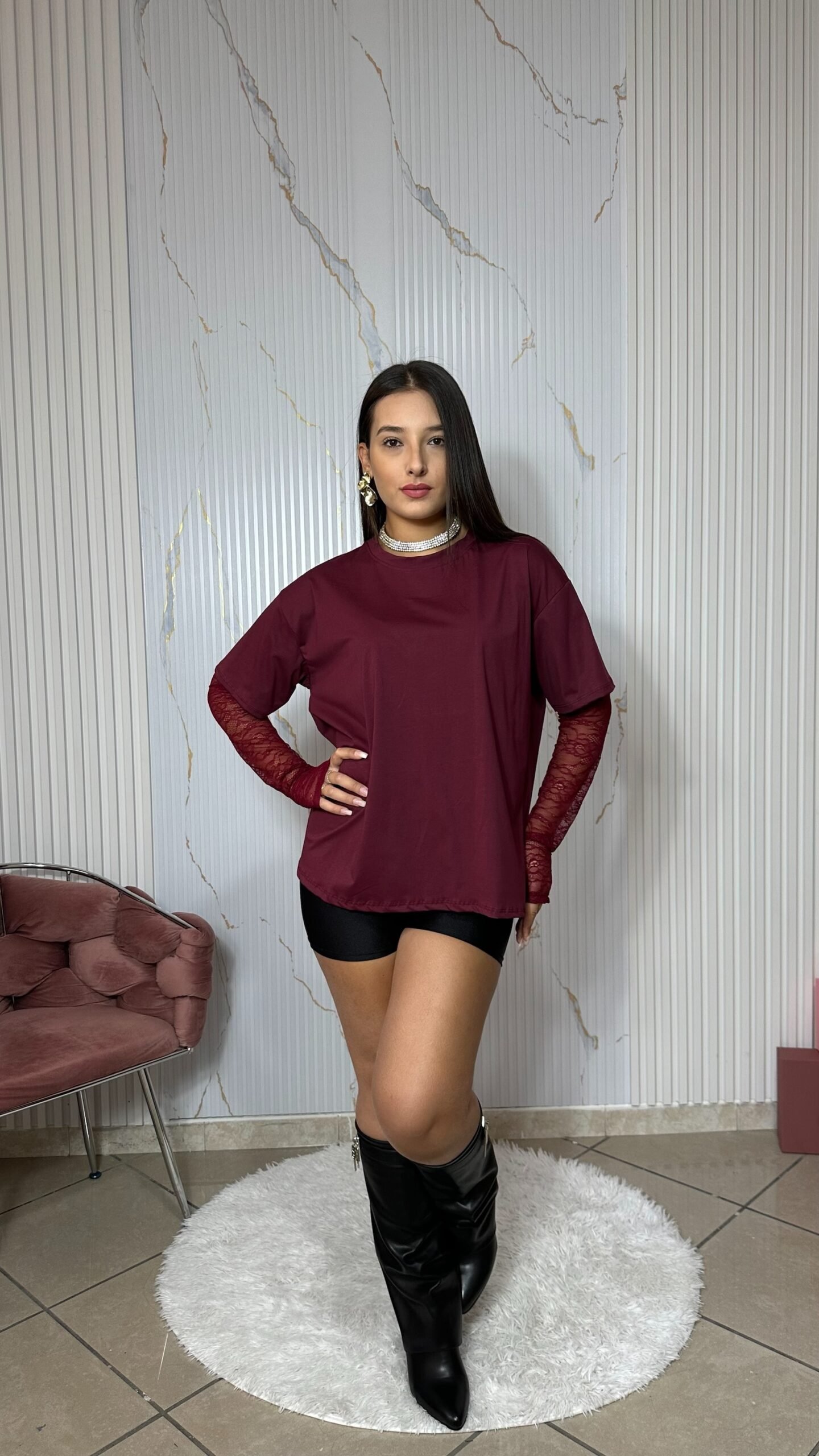 T-Shirt con maniche in pizzo bordeaux