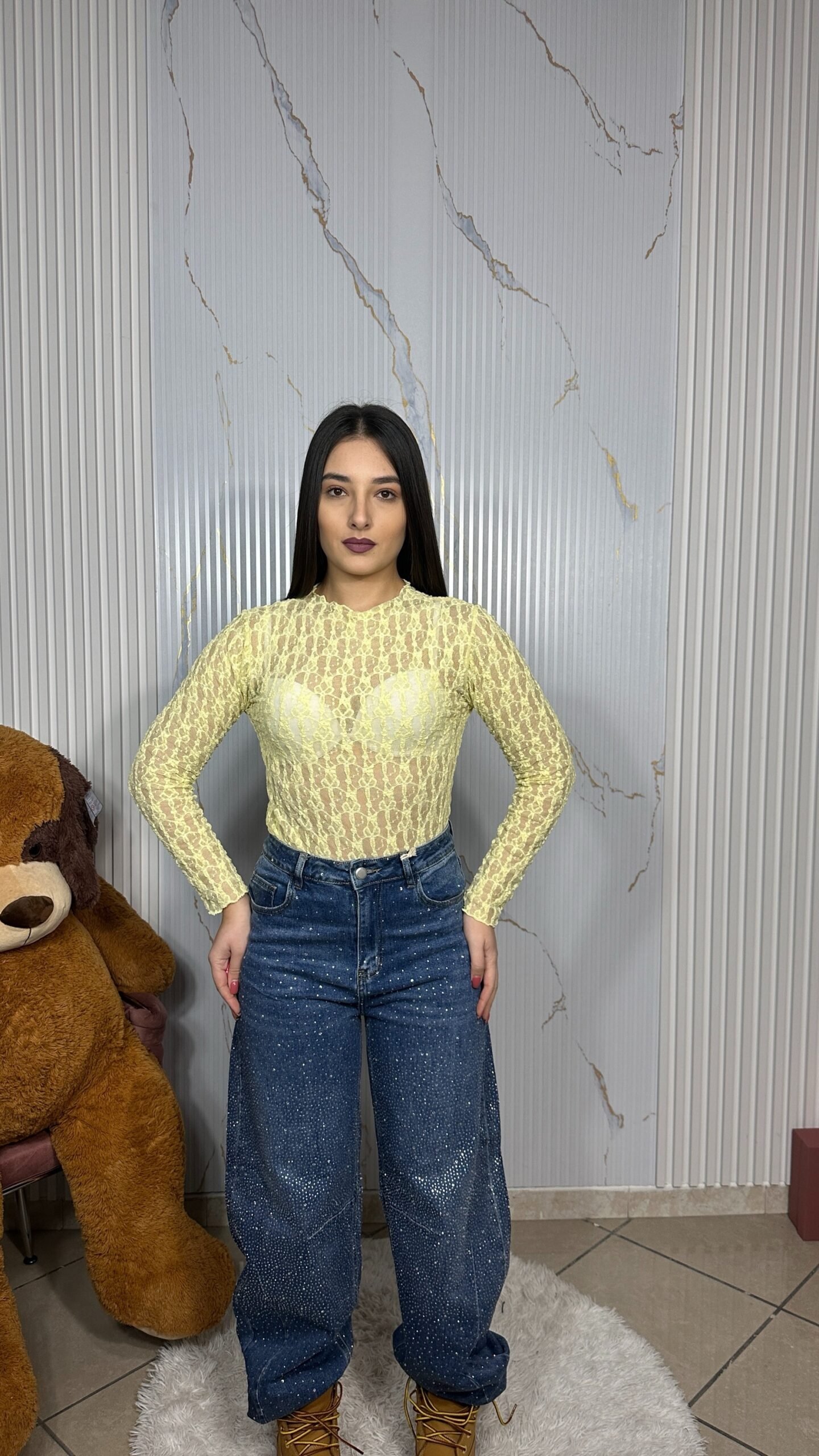 Body in pizzo giallo